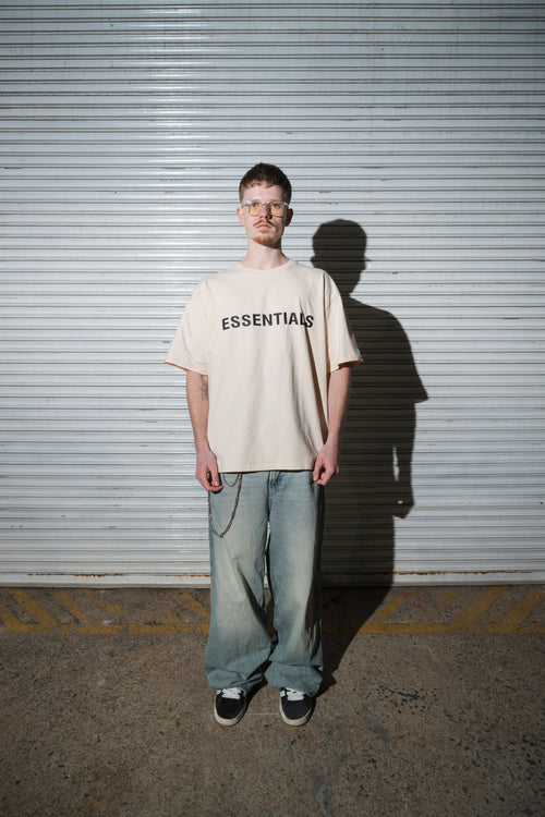 FEAR OF GOD ESSENTIALS LOGO TEE