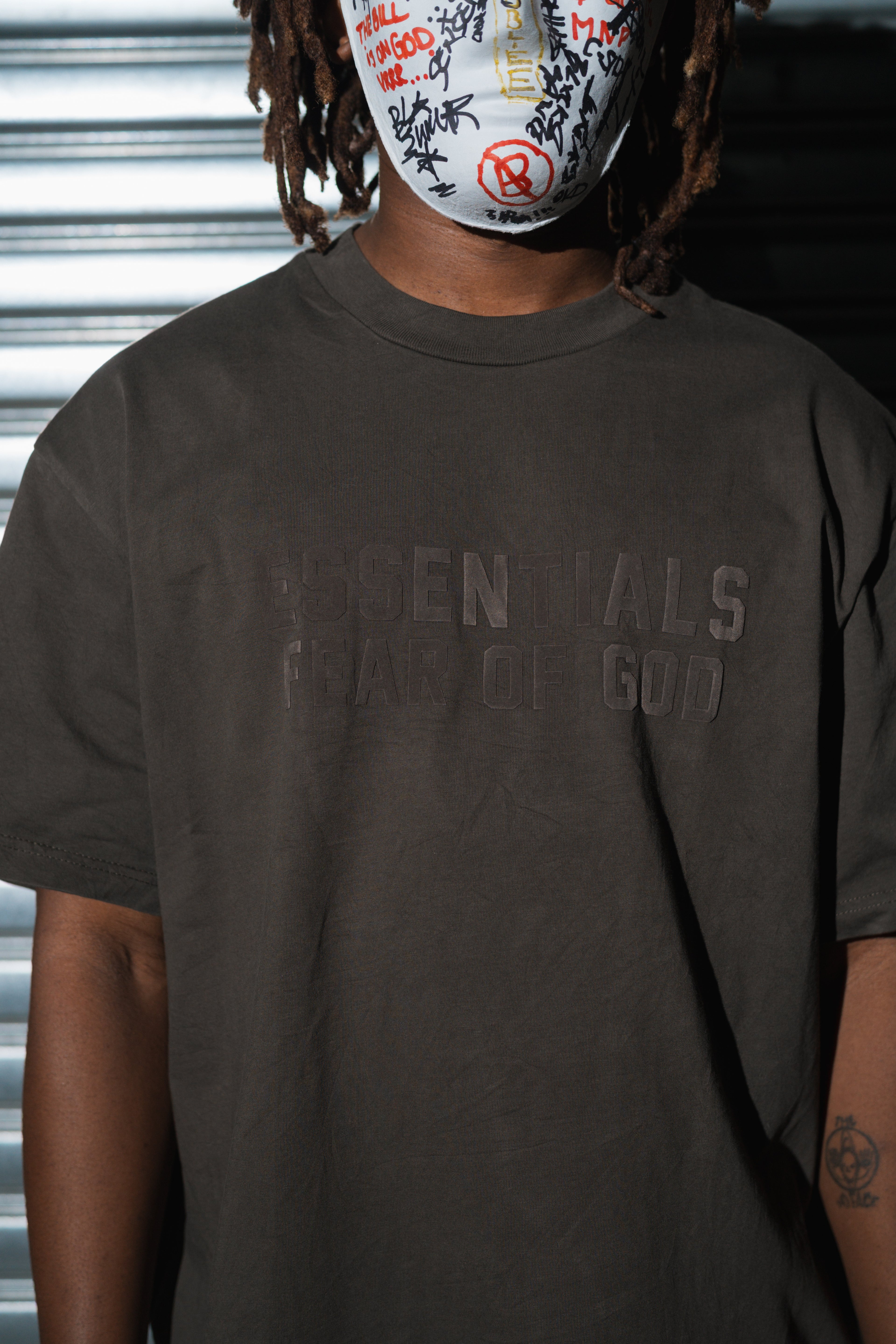 FEAR OF GOD ESSENTIALS TEE