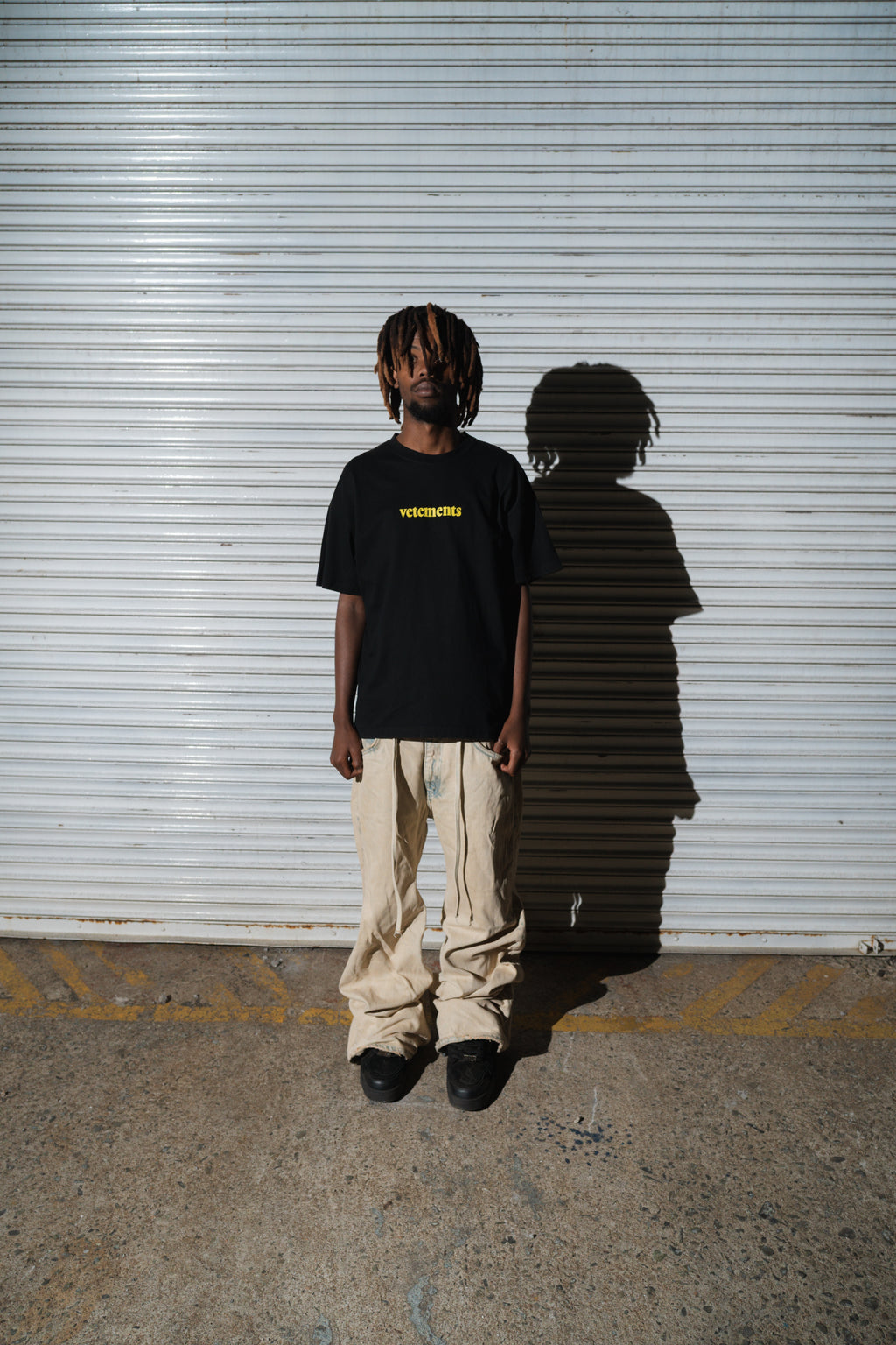 VETEMENTS SHIPPING LABEL LOGO OVERSIZED TEE